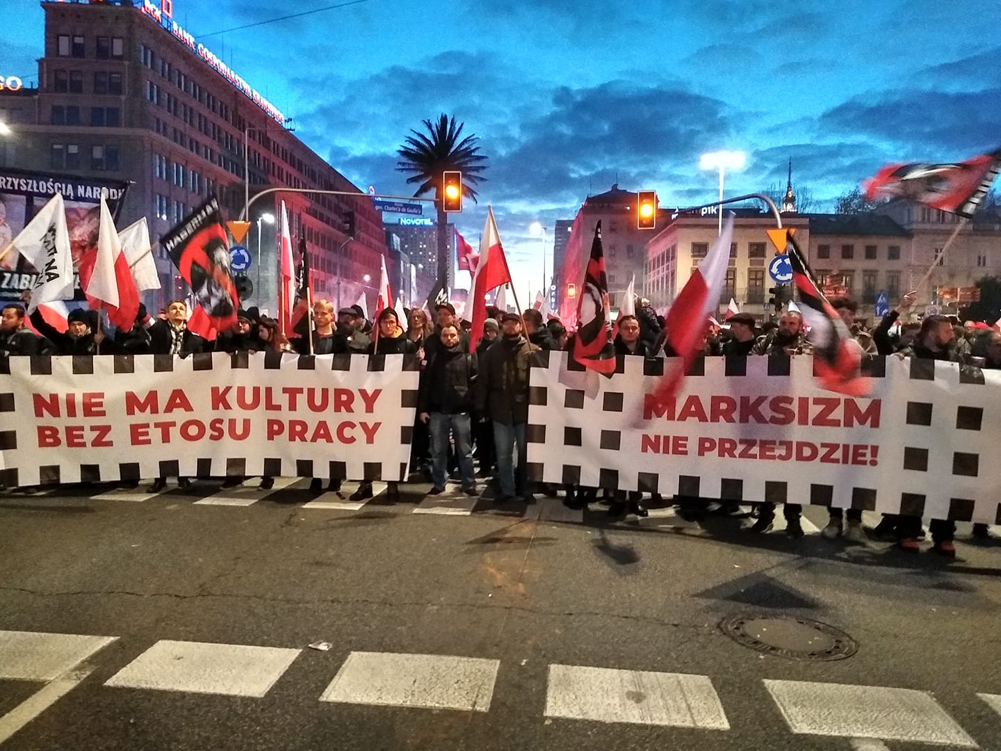 Antymarksiści na Marszu Niepodległości.